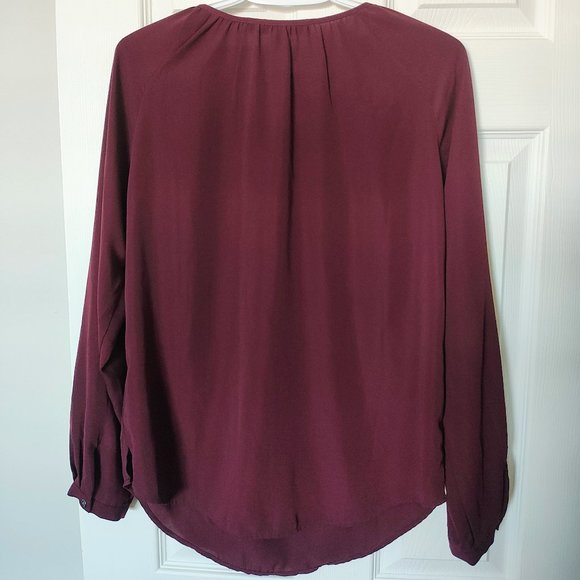 Le Chateau Blouse - Picture 2 of 5